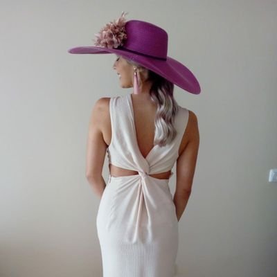 ElenaRomero17's profile picture. Química en la US 👩🏼‍🔬🧪💜