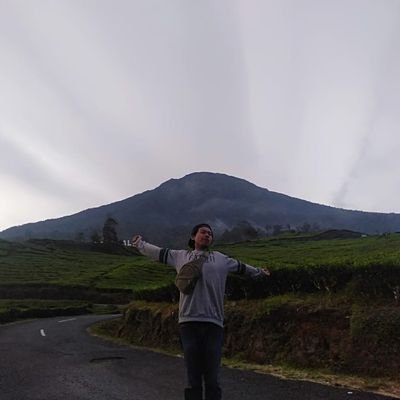 Mengundang Seru Mengandung Saru