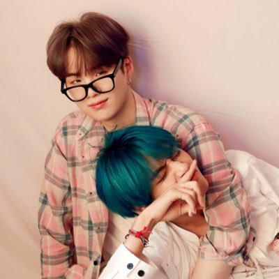 tulipett3's profile picture. “ YOU NEVER WALK ALONE “ - BTS 💜