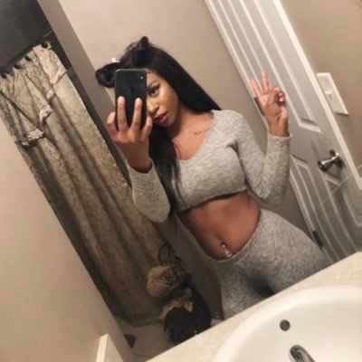 | Fitness Youtuber 🎥🎥| NOLA ✈️✈️ATL 🍑| I’m the bitch they love to hate 💁🏽♀️ | IG 📸@novareyé |