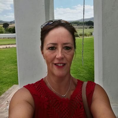 Shellakie's profile picture. 