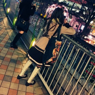 blackmeltychoco's profile picture. 光と闇、表と裏は紙一重で…。どちらにせよ、私は私以外の何かじゃないの。何にもなれない私が私。そんな自分を受け入れて、それでもいいじゃん、それがいいじゃんって思って歩きたい。