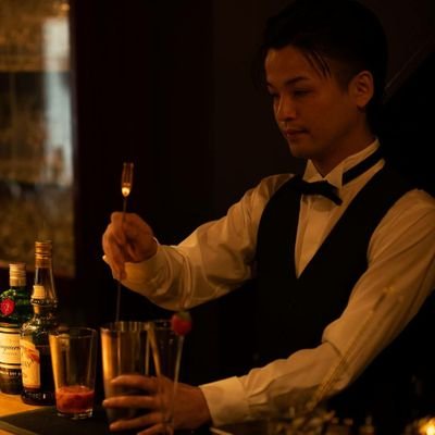 茨城県守谷市のBARです(^^)
本格的なお酒と料理が楽しめるBAR🍸️
クラフトビア、カクテル、ウイスキー、クラフトジン…
厳選されたお酒を守谷プライスで…🎶
お料理も豊富にご用意しております🍴
お一人様も大歓迎です🍸️
