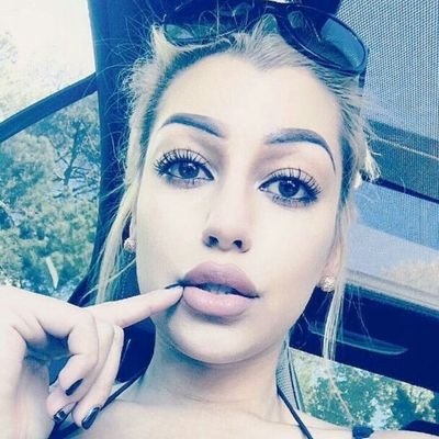 jennifer_lence's profile picture. Cool and simple