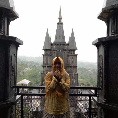 oktatea's profile picture. Stay cool ~ Sibuk di dunia nyata, sepi di dunia maya (by: Boy Candra)