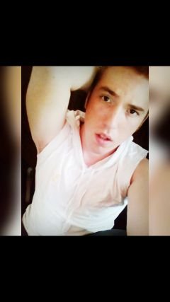 Homem ruivo à procura de sabedoria.
Me segue que eu te sigo.