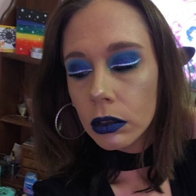 Self-taught MUA✌🏻Canadian Girl 🇨🇦 Makeup lover💄Influencer 🌺 Sharing my creativity with the world 🌈 looks_by_nessi on Instagram💖 Nessi Clark on YouTube