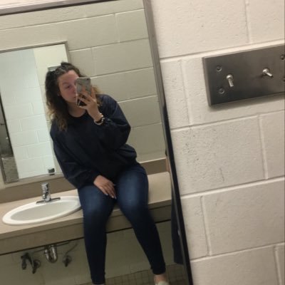 Saleen99441394's profile picture. Sophomore🤷‍♀️/🏐/🎾