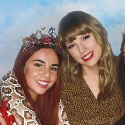 KTSwiftie13's profile picture. ✨”All we are is skin and bone trained to get along” ✨🐍💚 MET TAYLOR AT THE PERTH REPUTATION TOUR - 19/10/18 💚🐍