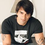 Hi my name is Karan Singh Grover and I play Dr. Armaan in Star One's Dill Mill Gayye Mon-Friday