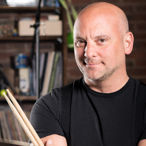 Singer, drummer, keyboardist, lyricist, composer, producer & #PhilCollins impersonator //