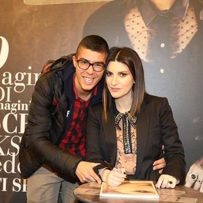 ponticelli1998's profile picture. 'E così un giorno ti svegli e proprio quando pensi di non esserci riuscito scopri che i tuoi sogni possono avverarsi.' |@laurapausini| |@acmilan| |@kaka| BOY