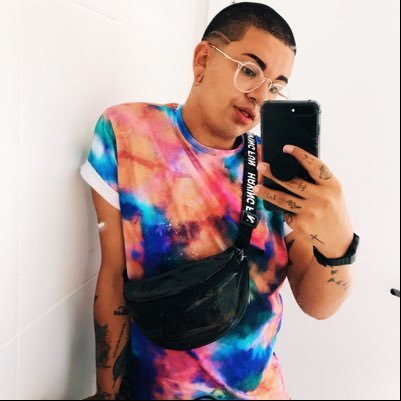 Não Binário, Aquariano, Vegetariano, Afeminada, bonita e folgada