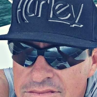 apintosky's profile picture. 