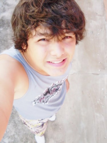 Feito pro meninos mais perfeito do mundo..Aquele que sabe aquela as pessoas de uma forma inesplicavel e que quer muitoo entra no @programapanico. *---*