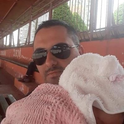 maliano's profile picture. Bir zamanlar blogger, şimdi Bade'nin ve Nefes'in babası. Kimine hâlâ Maliano, kimine hâlâ Mali.