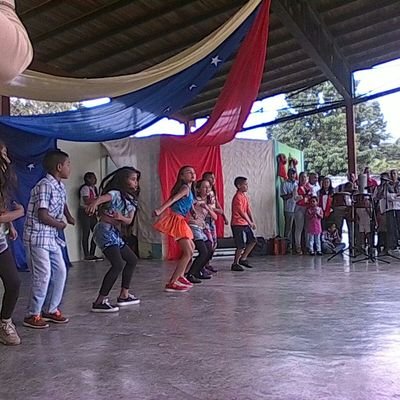 Comprometida con el desarrollo integral de mi  país Venezuela!!!