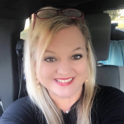 Wife, mom , design consultant & Bama fan !!