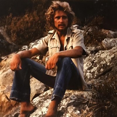 harkingmad's profile picture. business, green, satire, investment, learning