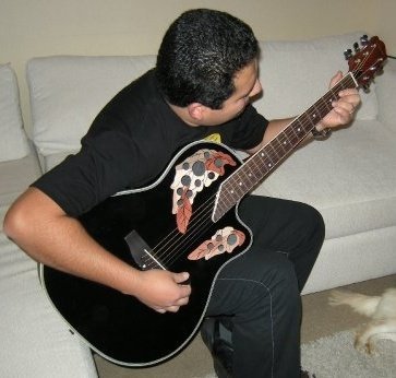 me gusta la musica y la cocina...amo mi país, adoro el país q me acoge y no soy nada sin mi familia y amigos