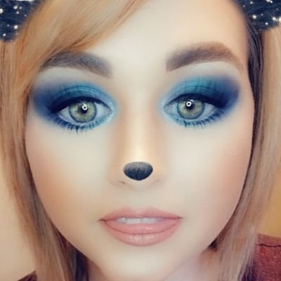 Just your average social worker trying to make a difference. ❤ dog mom. 🐶 True Crime and Make-up obsessed 😍