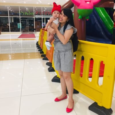 heyitsmegeneve's profile picture. love reading books, Fan of Survivor & Amazing Race