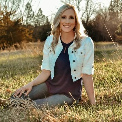 heatherlipovsky's profile picture. •MOM•FARMER'S WIFE•FARM & RANCH RAISED•RODEO•RURAL NEBRASKA LIFE•CATHOLIC•