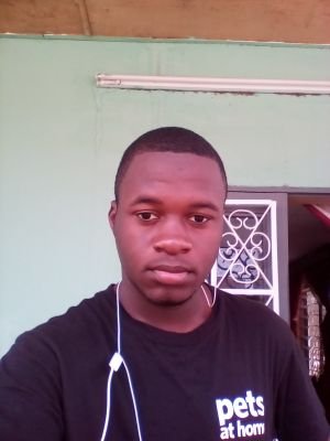 Je suis un mec assez cool ,accueillant et surtout poli. Je n'aime pas les fausses personnes
