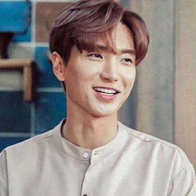 suhoandjongin's profile picture. the last man stanning