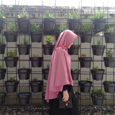 zahrokhoirunni5's profile picture. membhagiakan org tua