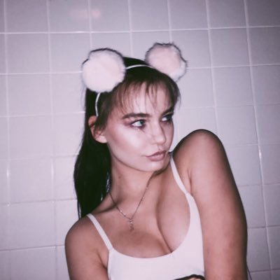 ✰ I want the world. You’re gonna give it to me.✰ 19. Findom. Mean. Expensive. Genetically superior. $20 initial tribute.