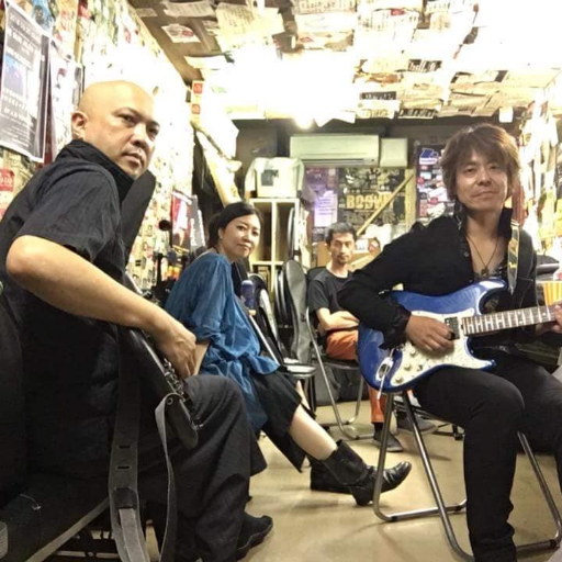 exlibris1st_ch's profile picture. 東京を中心に活動中☆メロディックHRバンド ExLibris(エクスリブリス)です！ 読めなかったらエクスリって呼んでね！mai : vocal shu : guitar yoshi : bass guitar hide : drums  https://t.co/LgCM4zuHSw  Eggsデモ配布中！