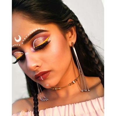 SanskritiVerm11's profile picture. Hi! I'm sanskriti. 🙋
Self taught makeup enthusiast ❤