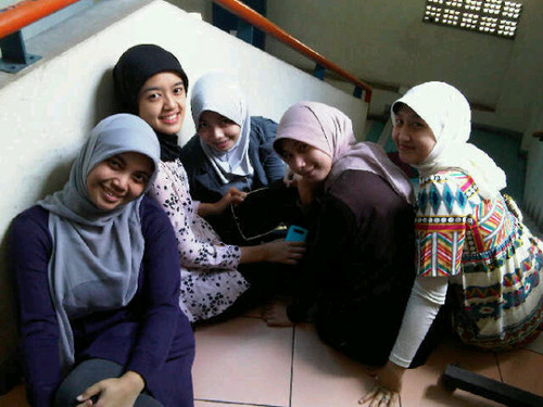 lanlon23's profile picture. busy mama of two