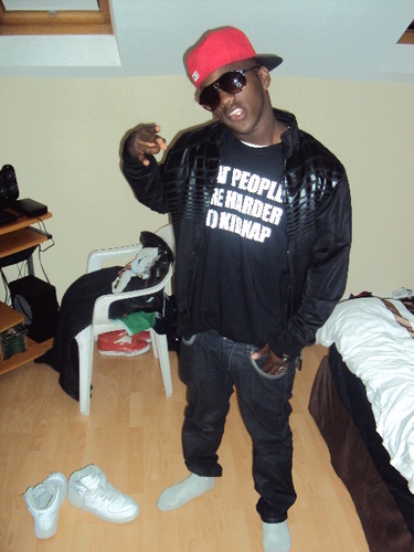 fuk2world's profile picture. 