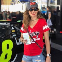 Cait (@cjunerun) 's Twitter Profile