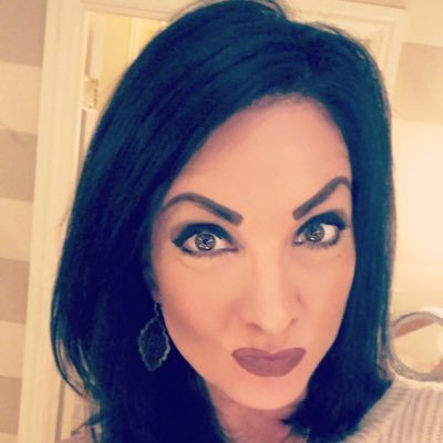Mom👩👧👦, Mind Moulder 👩🏻🏫, Water Baby🌊, Fitness Freak🏋🏽♀️, Traveler✈️, Gypsy Soul🧞♀️, Beer Snob🍺, Foodie🍣, History Nerd🎩.