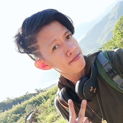 Simply_Paul16's profile picture. 