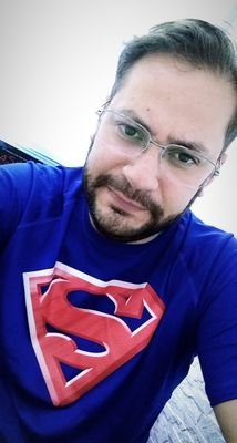 bacharel/licenciado em educação física, especialista em educação física e políticas públicas e mestrando em educação para o ensino da saúde pela FPS