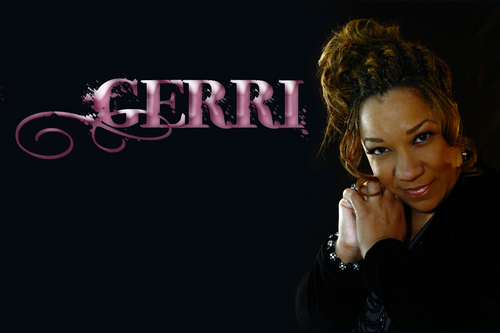 tiptoesmakeup's profile picture. i am a makeup artist and i just started my own makeup line.