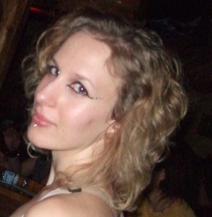 Financial analyst, software analyst and consultant, lover of all things computery. Passionate about dance and music.
