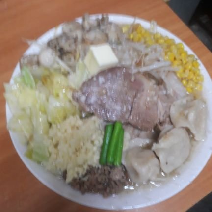 ラーメン屋の親父です‼大口一番街にて、営業しております‼オススメは辛味噌ラーメンと味噌ラーメンです‼ご来店お待ちしております‼
#子安から世界へ　#辛味噌　#味噌ラーメン　