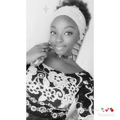 chui une personne simple pas trop compliqué et j'aime bien la simplicité c'est sa qui fai de moi une personne génial 😘