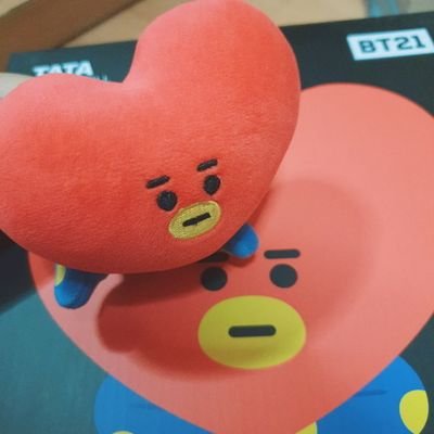 Hi! สวัสดีฮะ I'm TATA from BT21
— lying bag charm
— live in เมืองไทย (...learning english)
— the most handsome Papa!
— #thaitatalife #ทาทาสายแดก *OT7*