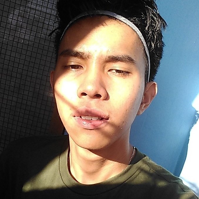 cueeeervs's profile picture. d a m n