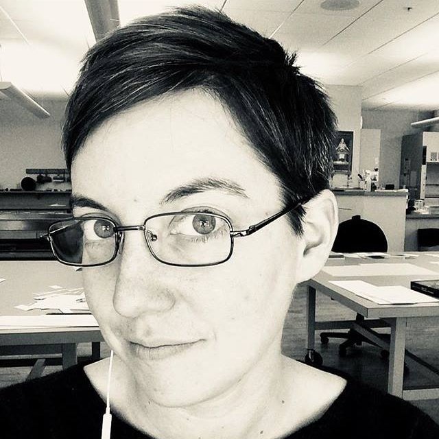 library & archives conservator in the midwest.  quilter, reader, hiker, napper. she/her. 🏳️‍🌈