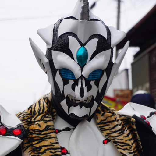 白鬼の獄妖鬼だよー♪
 群馬県藤岡市鬼石って所の公認キャラクターだったりするよ♪
 チャラチャラするのと踊るの大好き♪
 見かけたら遊んでね♪
 コスプレとかローカルヒーローとか演劇の小道具とか作る造形屋やってるよ！
鍵アカウントは基本的にフォロバしません。