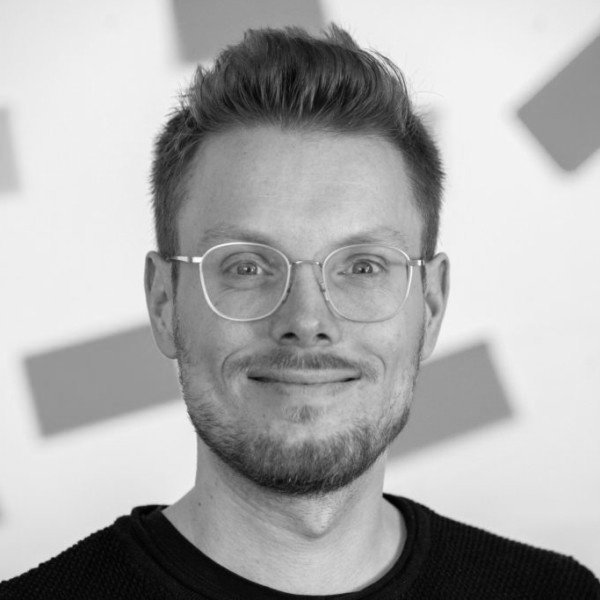 Web Addict. Software Engineer. Linux. Concerts. Meetups.