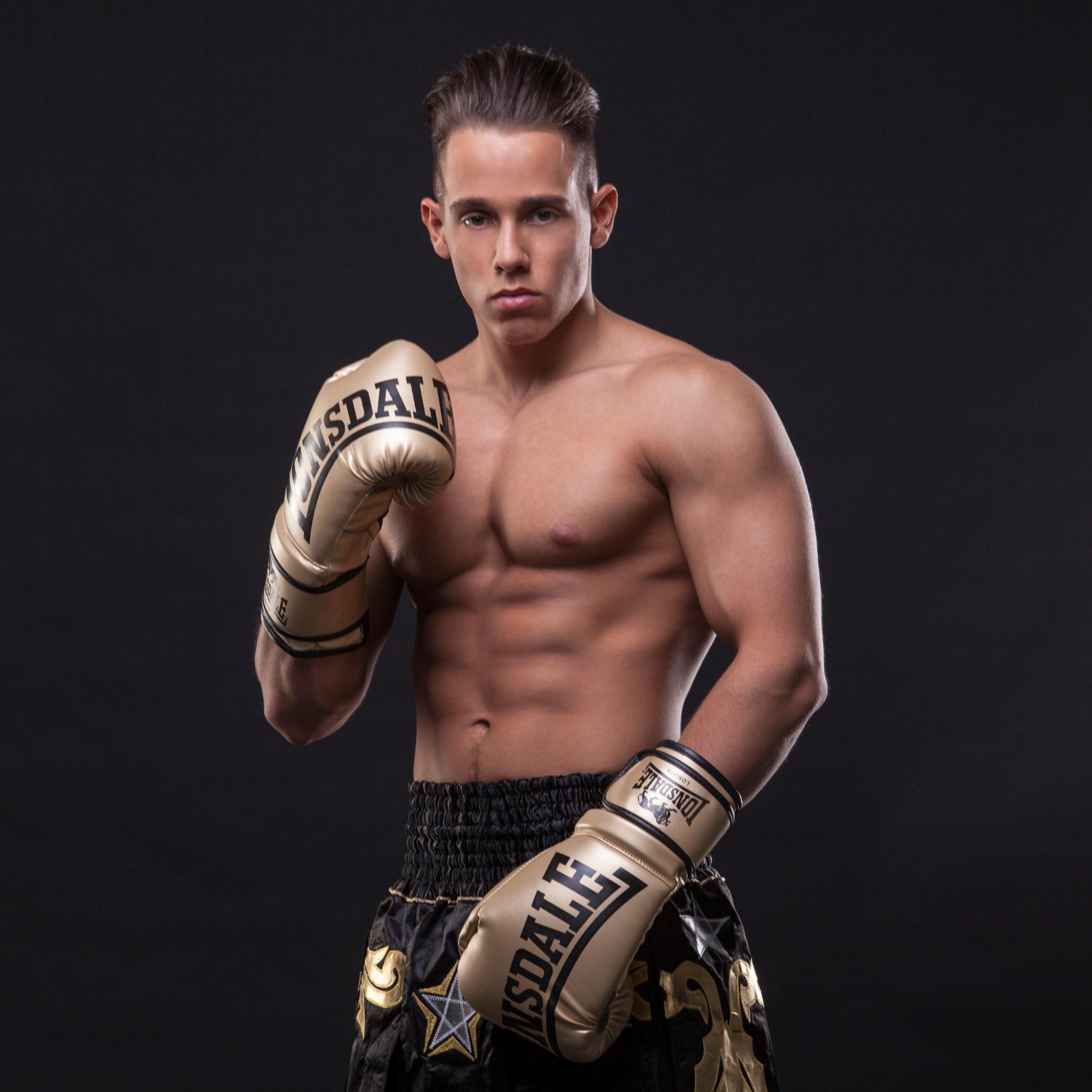 alessiodiamond1's profile picture. I'm Alessio Cabbalero, a very horny webcam model @diamondxxxlive . In my free time like I play box, or play with my huge cock