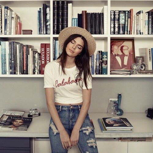 I've more books to read than goaℓs. 📖 | Books ᥲᥒd Joᥒᥲs Brothᥱrs
👷🏽♀️